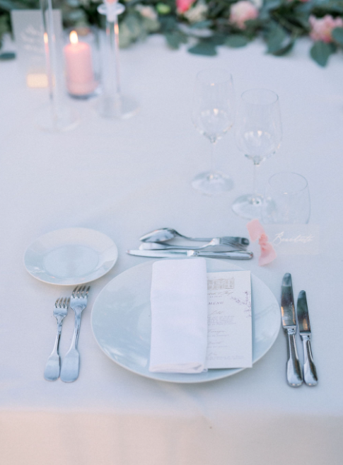 Art de la table mariage pastel à Bordeaux avec Les Perles de Charlotte