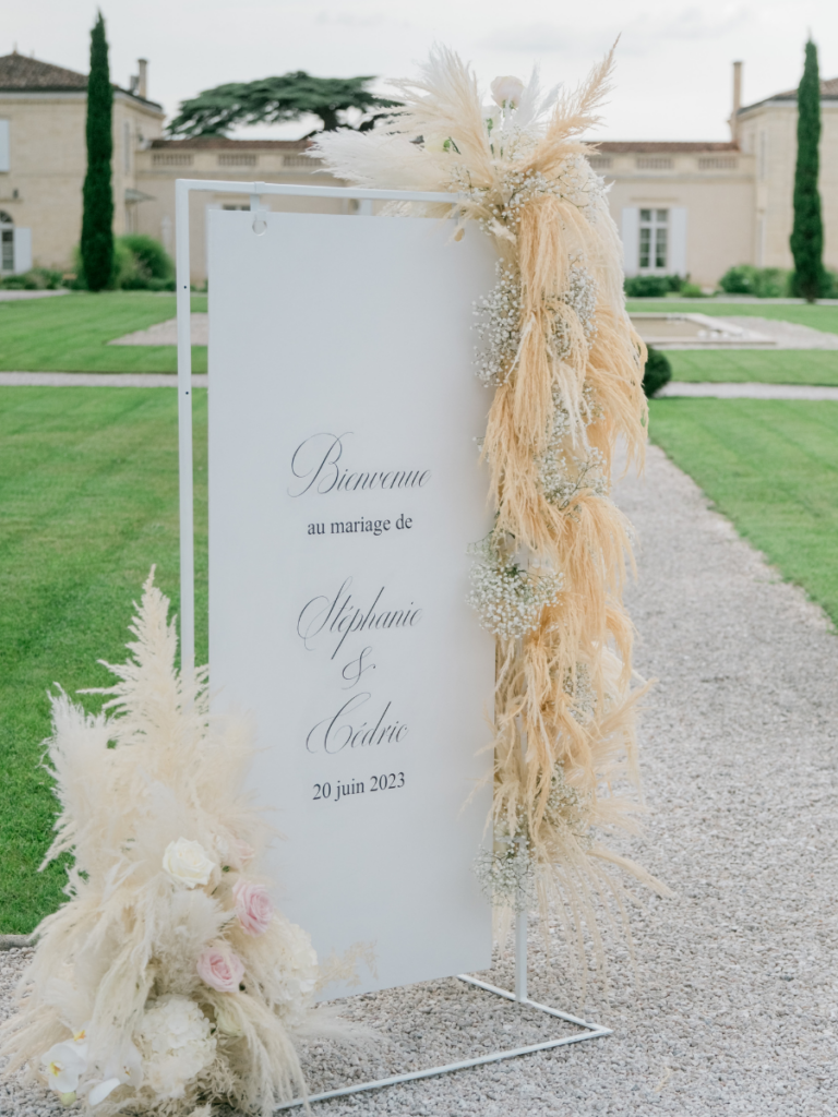 idée panneau de bienvenue mariage bordeaux par les perles de charlotte wedding designer