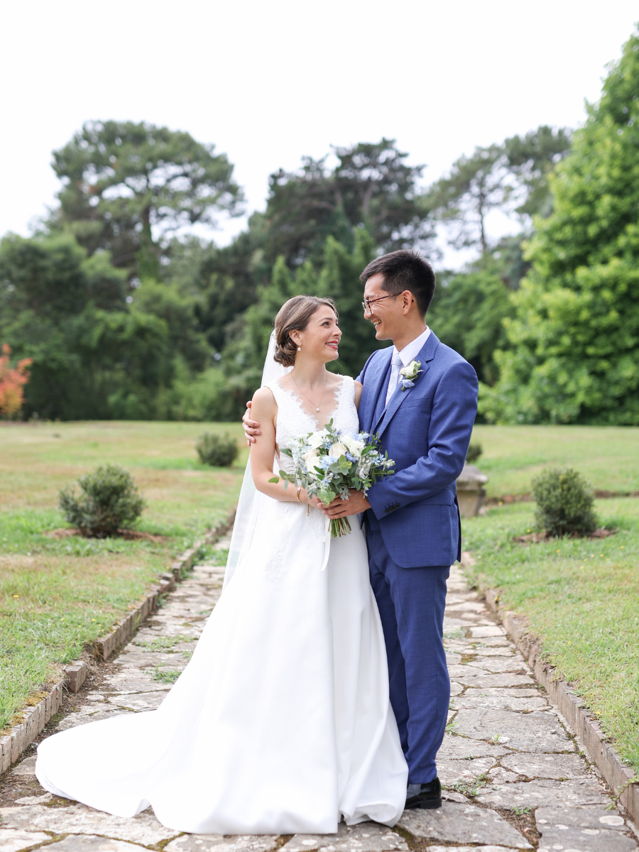 photo-couple-mariage-anglais-chateau-clair-de-lune-pays-basque